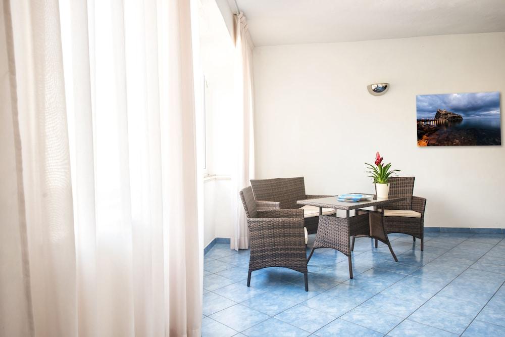 Hotel Antonella อีสเกีย ภายนอก รูปภาพ