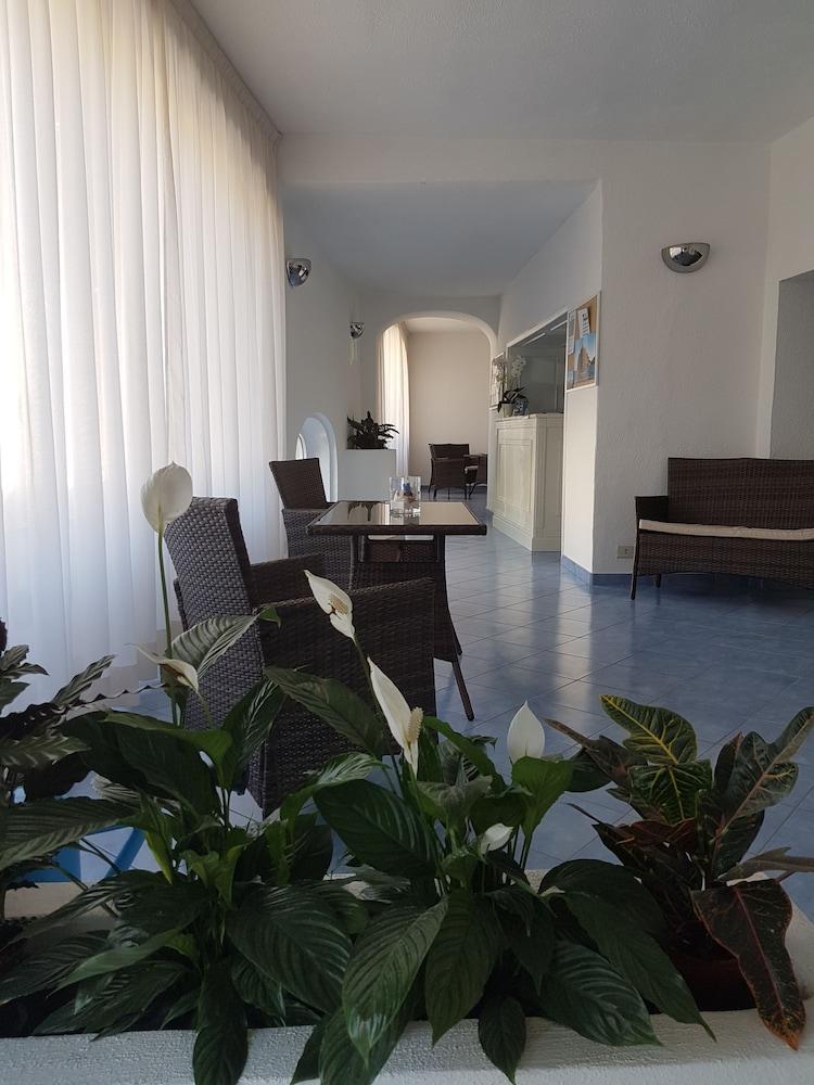 Hotel Antonella อีสเกีย ภายนอก รูปภาพ